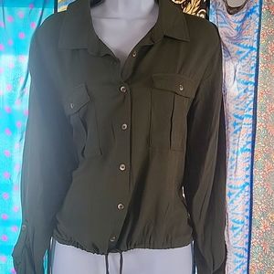 Cute Army Green Buttonup Top NWOT